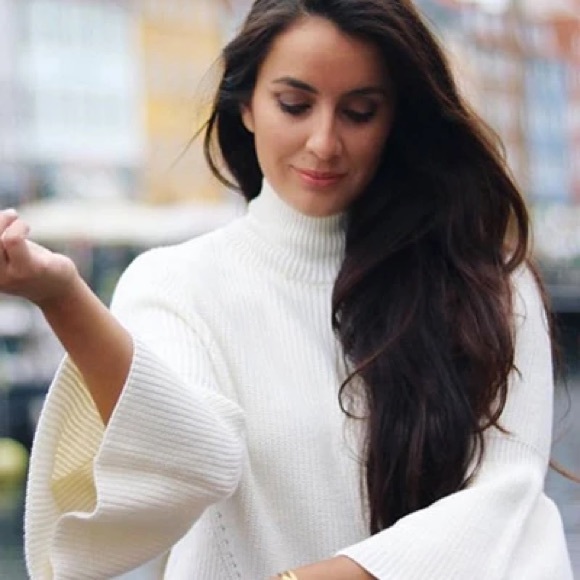 525 America Tulip Sleeve Turtleneck White - Picture 6 of 6